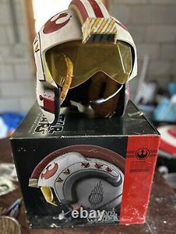 STAR WARS Black Series LUKE SKYWALKER X-WING Premium Electronic Helmet