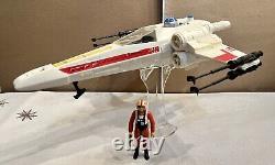 Kenner 38030 Star Wars 1978 X-wing Fighter Figurine d'action avec support X-wing