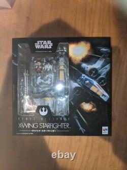 Megahouse Variable Action D-Spec Star Wars X-Wing Starfighter - translate to French is:<br/><br/>	Megahouse Variable Action D-Spec Star Wars X-Wing Starfighter