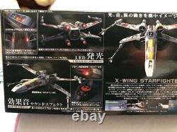 Modèle en plastique à l'échelle 1/48 du X-Wing Starfighter de Star Wars de Bandai