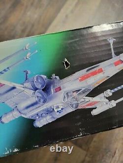 Nouveau scellé 1997 Kenner STAR WARS Power of Force Electronic Power X-Wing Fighter