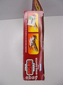 Star Wars Kenner Micro Collection 1982 X-Wing Fighter Vehicle Boxed
<br/>	La collection Micro de Star Wars Kenner 1982 X-Wing Fighter dans sa boîte