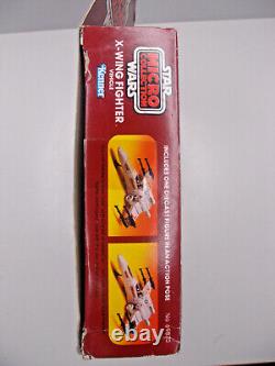 Star Wars Kenner Micro Collection 1982 X-Wing Fighter Vehicle Boxed
<br/>La collection Micro de Star Wars Kenner 1982 X-Wing Fighter dans sa boîte